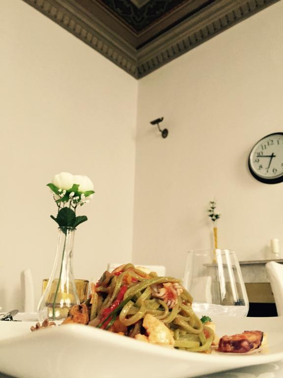 Home Restaurant Hotel Florence Bilik gambar